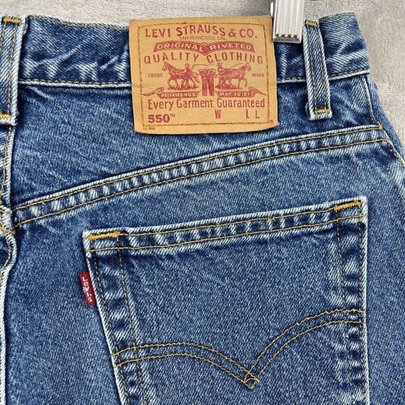 Levi's Vintage 550 High Rise Mom Jean Cut Off Jean Shorts 100% Cotton - Picture 3 of 9